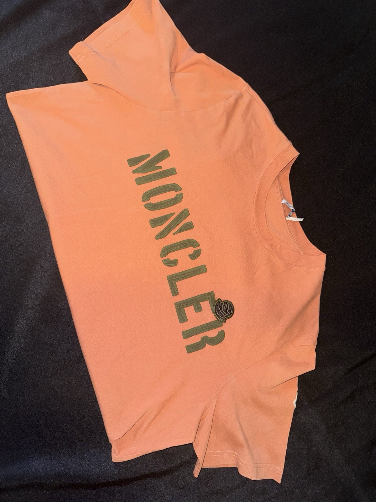 Moncler Logo Orange/ Coral T Shirt Men’s XL Excellent Condition