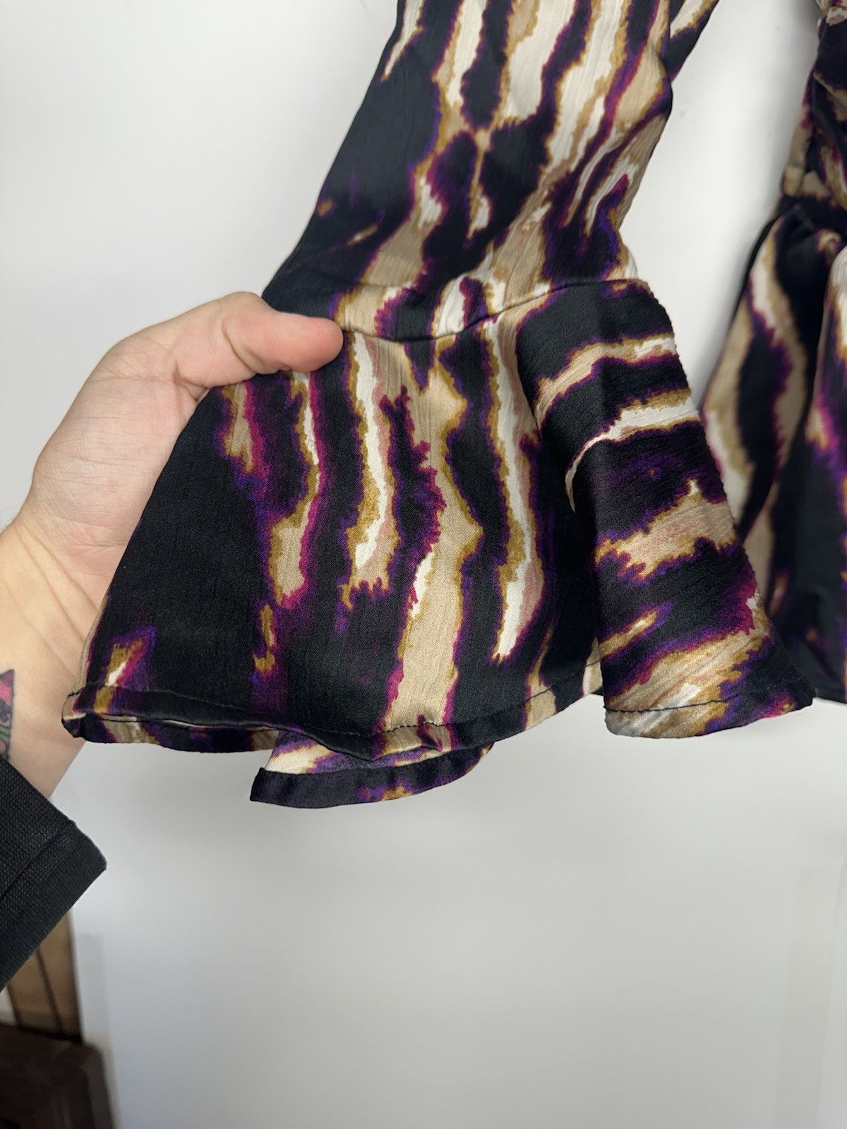 Sophia Vergara Blouse Top Drape Knot Women’s Size Small Animal Print Long Sleeve