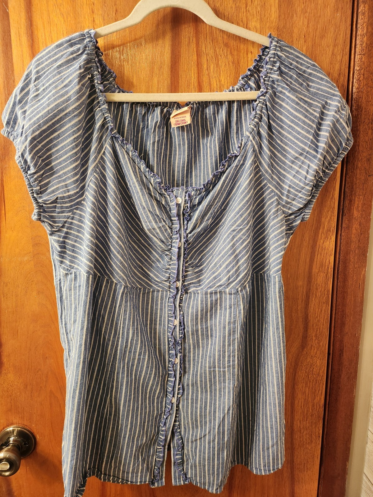 Womens Faded Glory Denium Country Style Blue&White Ruffled Pinstripe Top