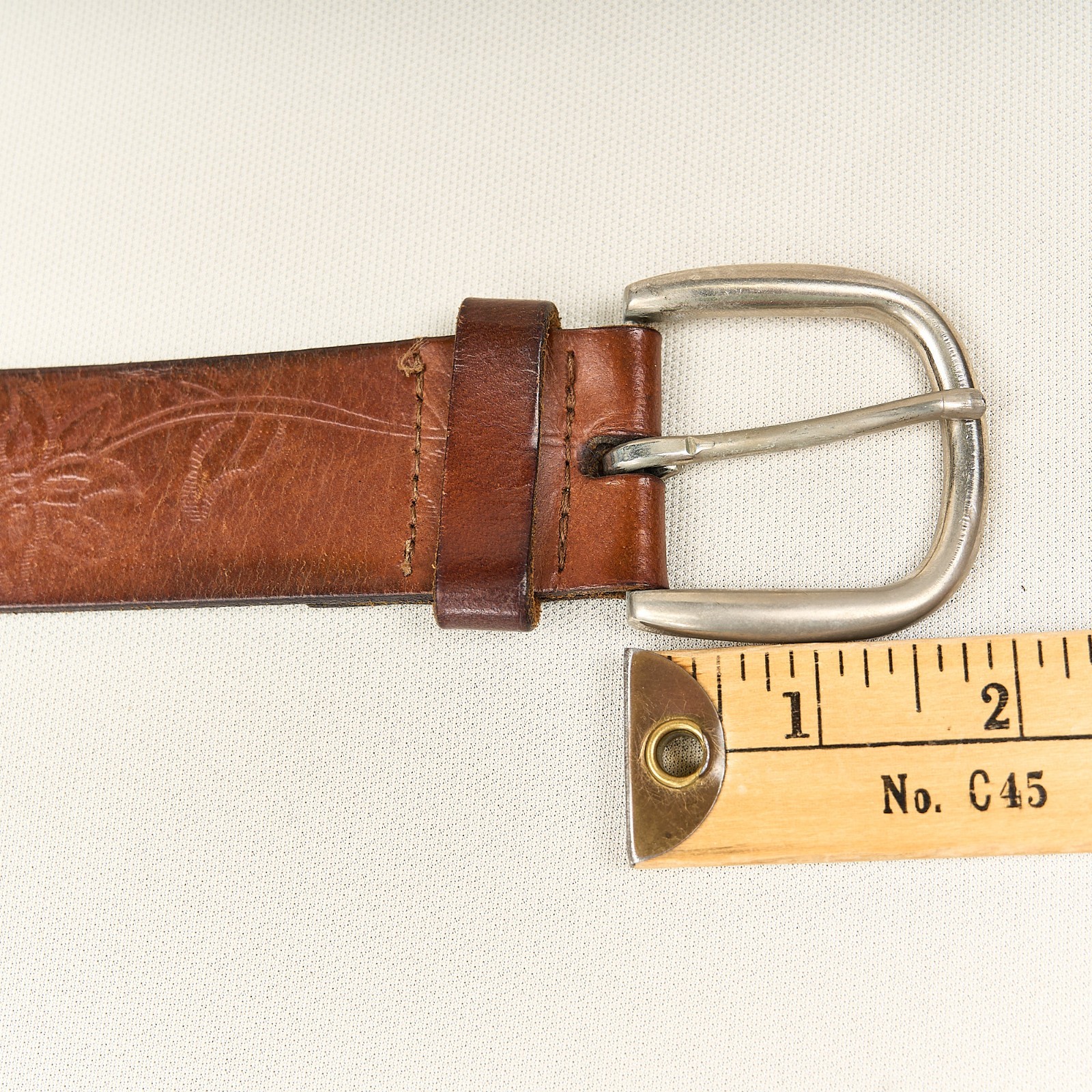Brown Leather Belt Womens Sz M / 33 Nickel Buckle Floral Embossed 1.5″ Wide