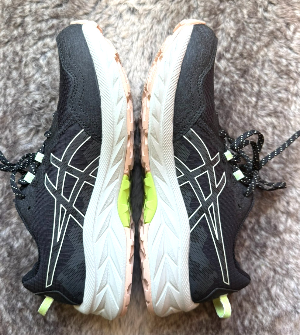 NEW (NWB) ASICS Gel Venture-10 in Black/Whisper Green – Womens 9.5