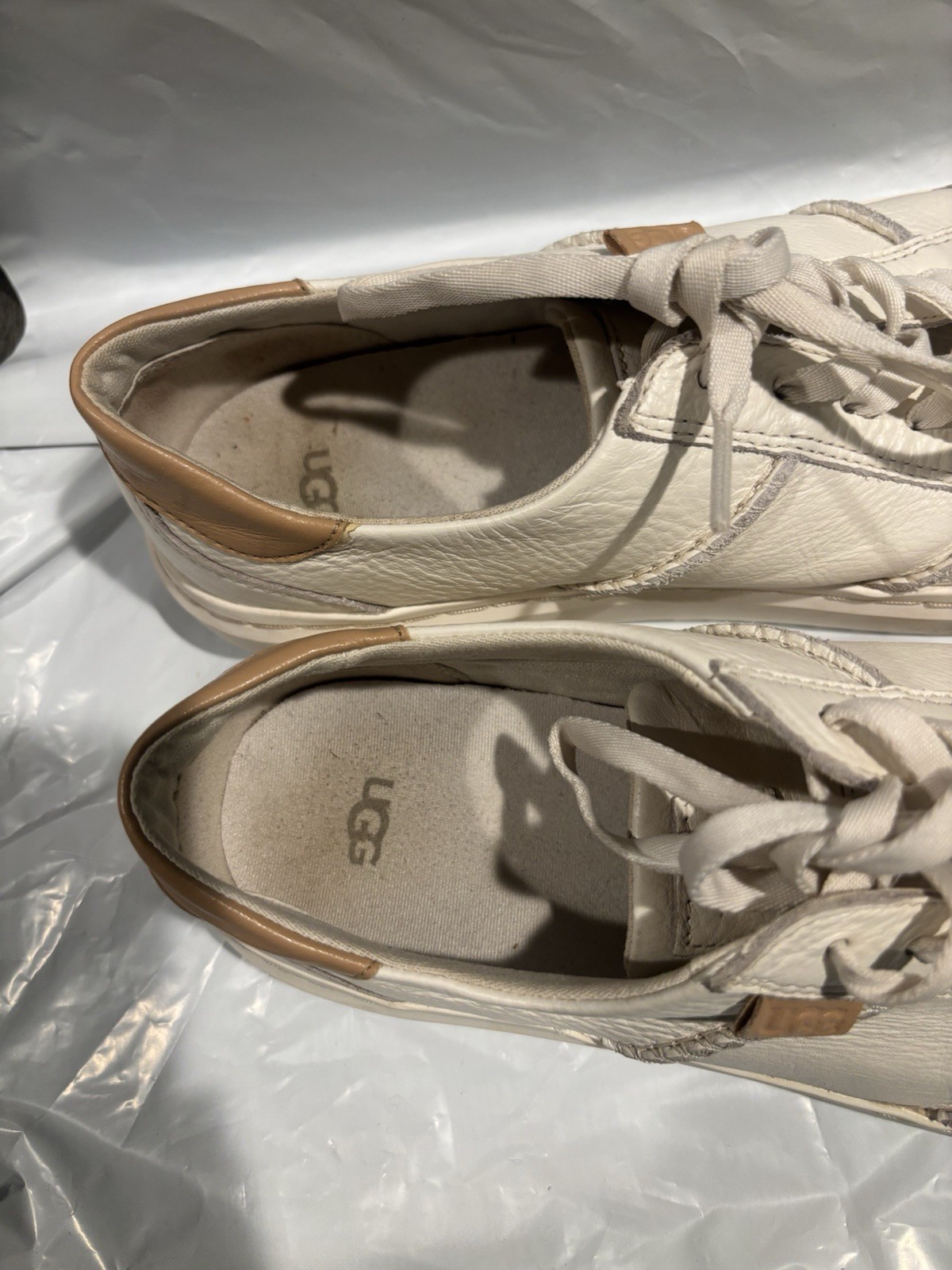 UGG Men’s White Textured Leather Lace Up Casual Sneakers Rubber Outsole