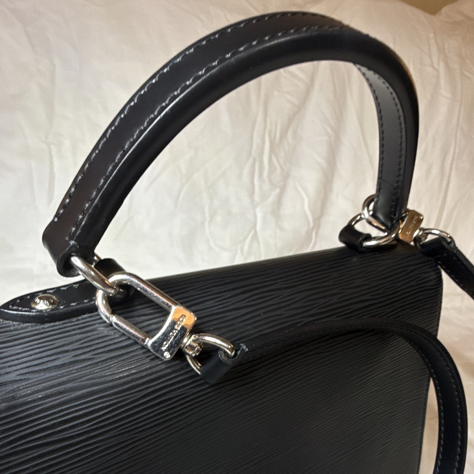Louis Vuitton Black Epi Satchel Top Handle Zip Bag Detachable Strap Silver