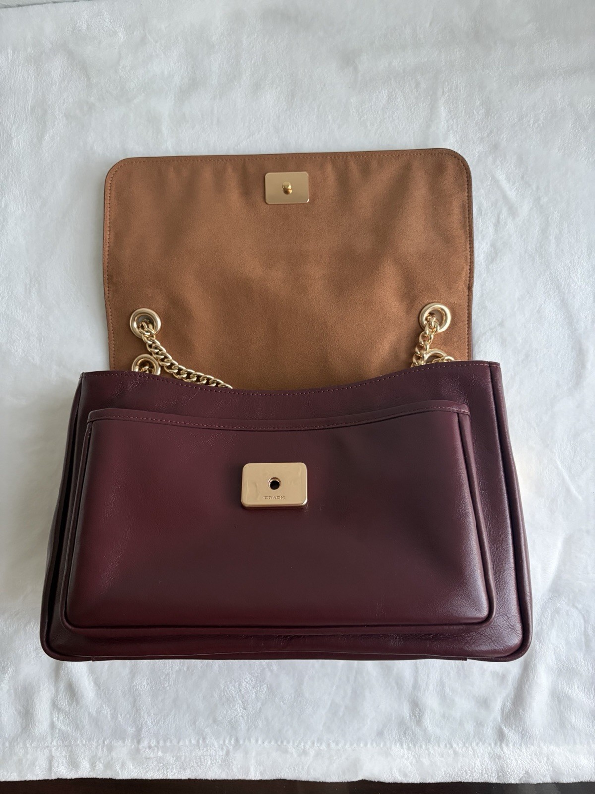 Coach Burgundy Small Crossbody Shoulder Bag Push Lock Chain Strap Gold Lined