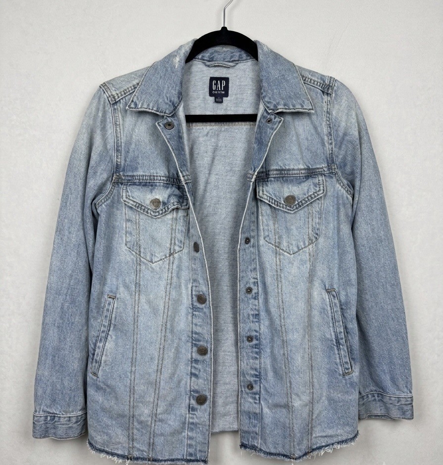 GAP Womens Light Wash Blue Denim Jacket Button Front Pockets Size S