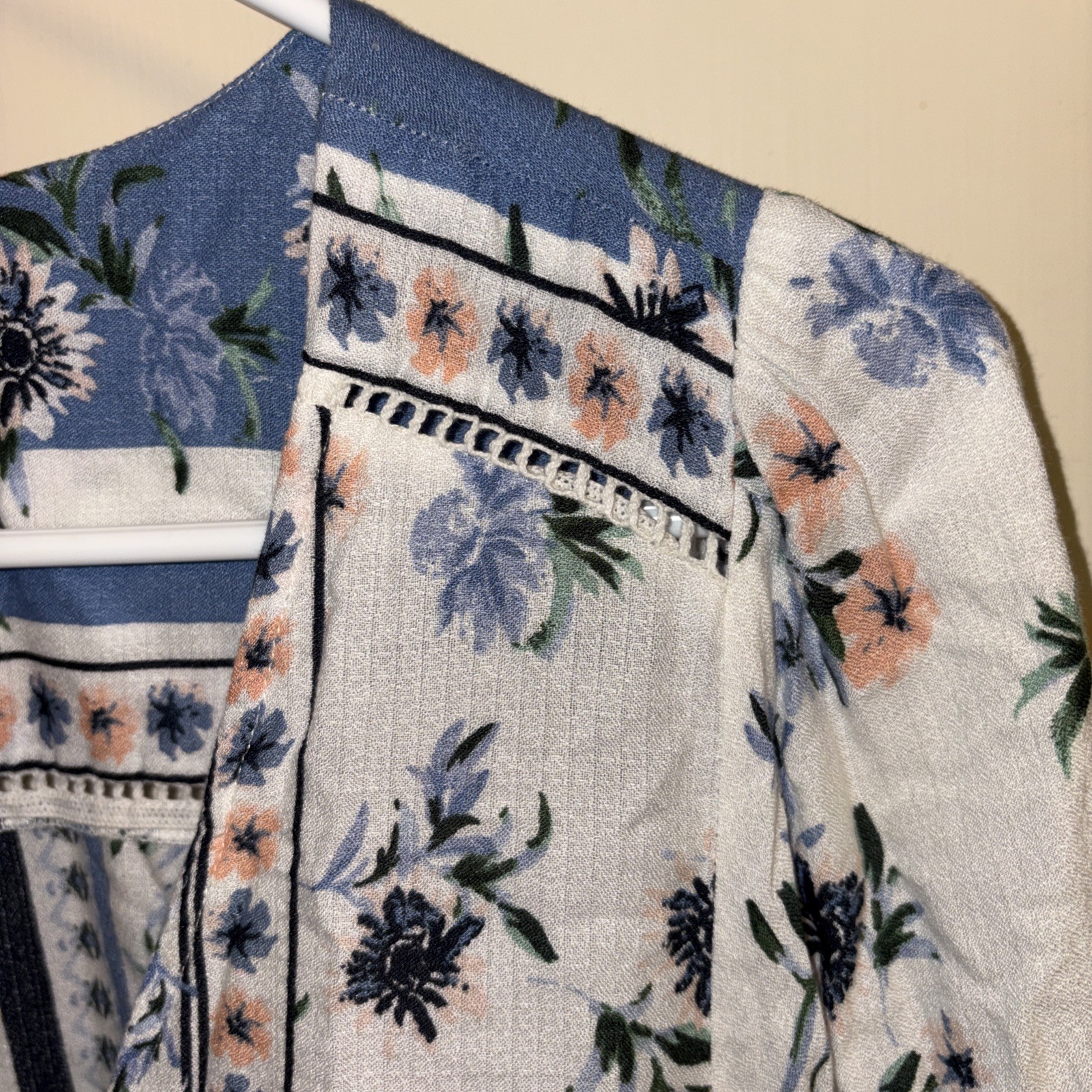 Ladies Lucky Brand Small Short Sleeve Multi Colored Vneck Blouse
