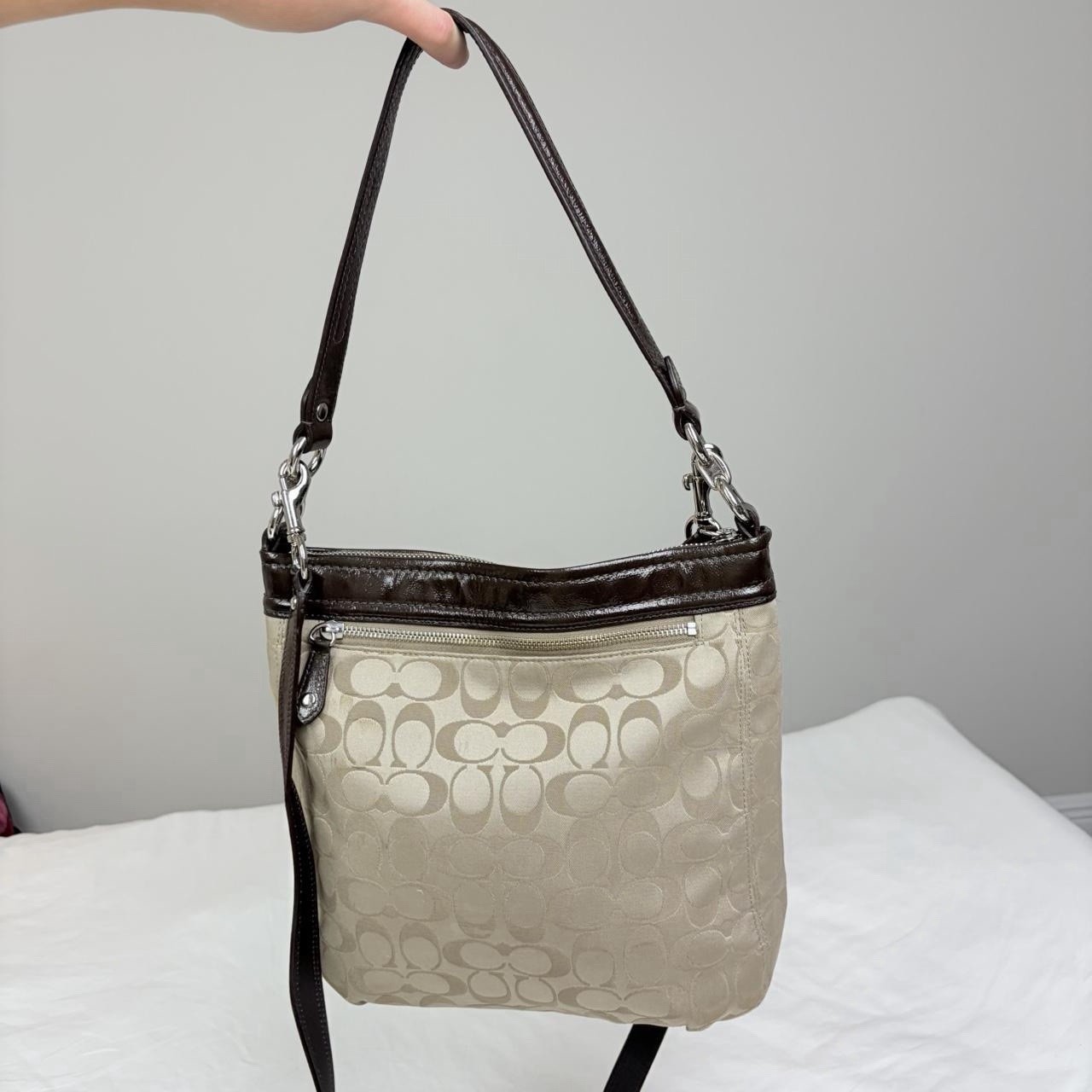 Coach Signature Monogram Beige/Brown Shoulder Bag Zip Detachable Strap Pockets