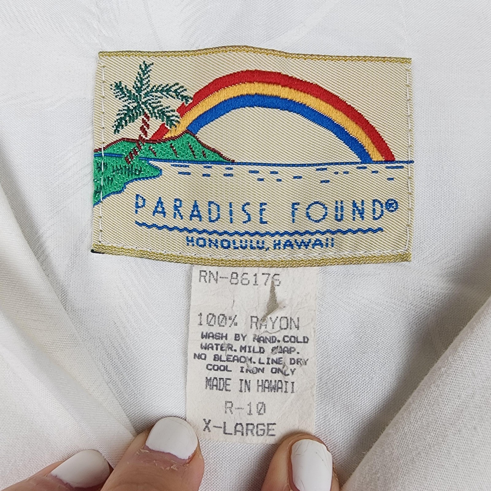 Paradise Found Shirt Mens XL White Hawaiian Aloha Camp Button Up Made Hawaii