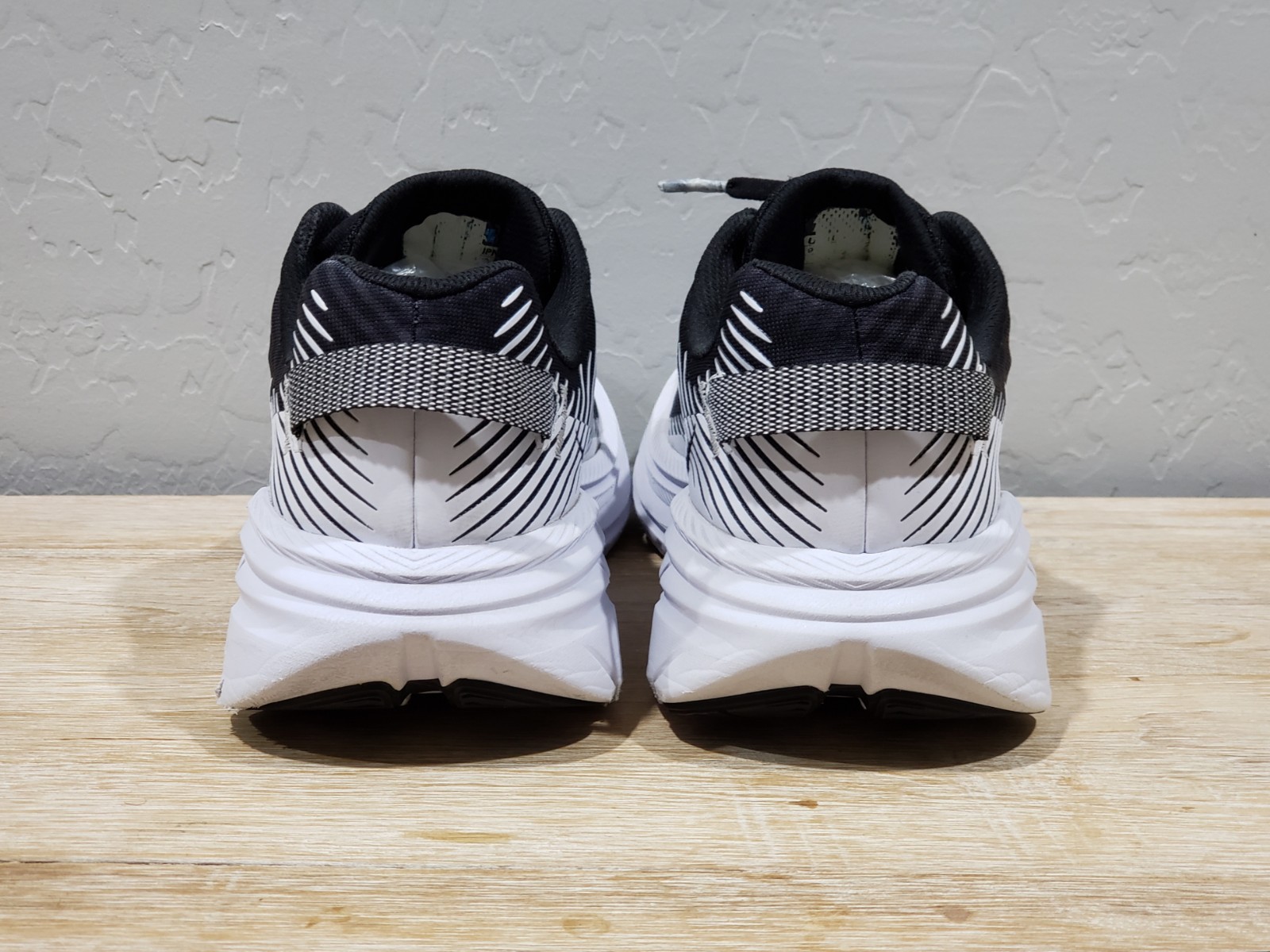 HOKA ONE ONE Women’s Rincon 2 Running Shoes (9.5) Black/White