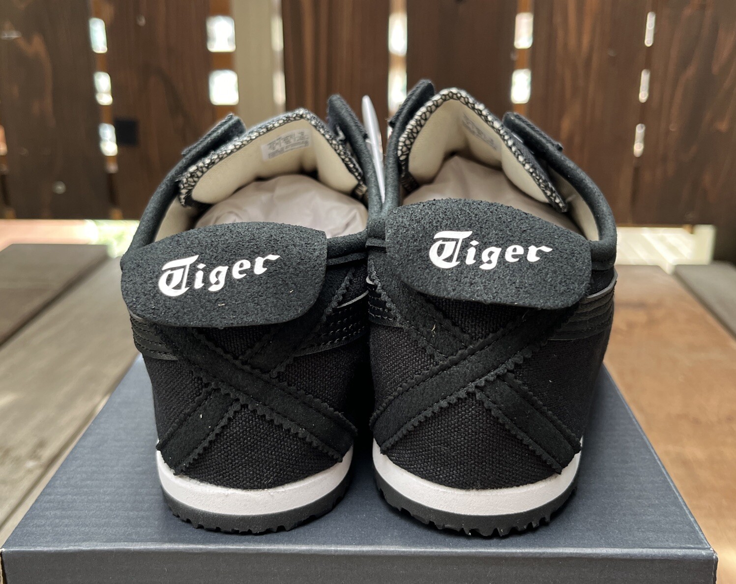 Onitsuka Tiger MEXICO 66 SLIP-ON 1183A360 002 Black/Black Unisex Shoes