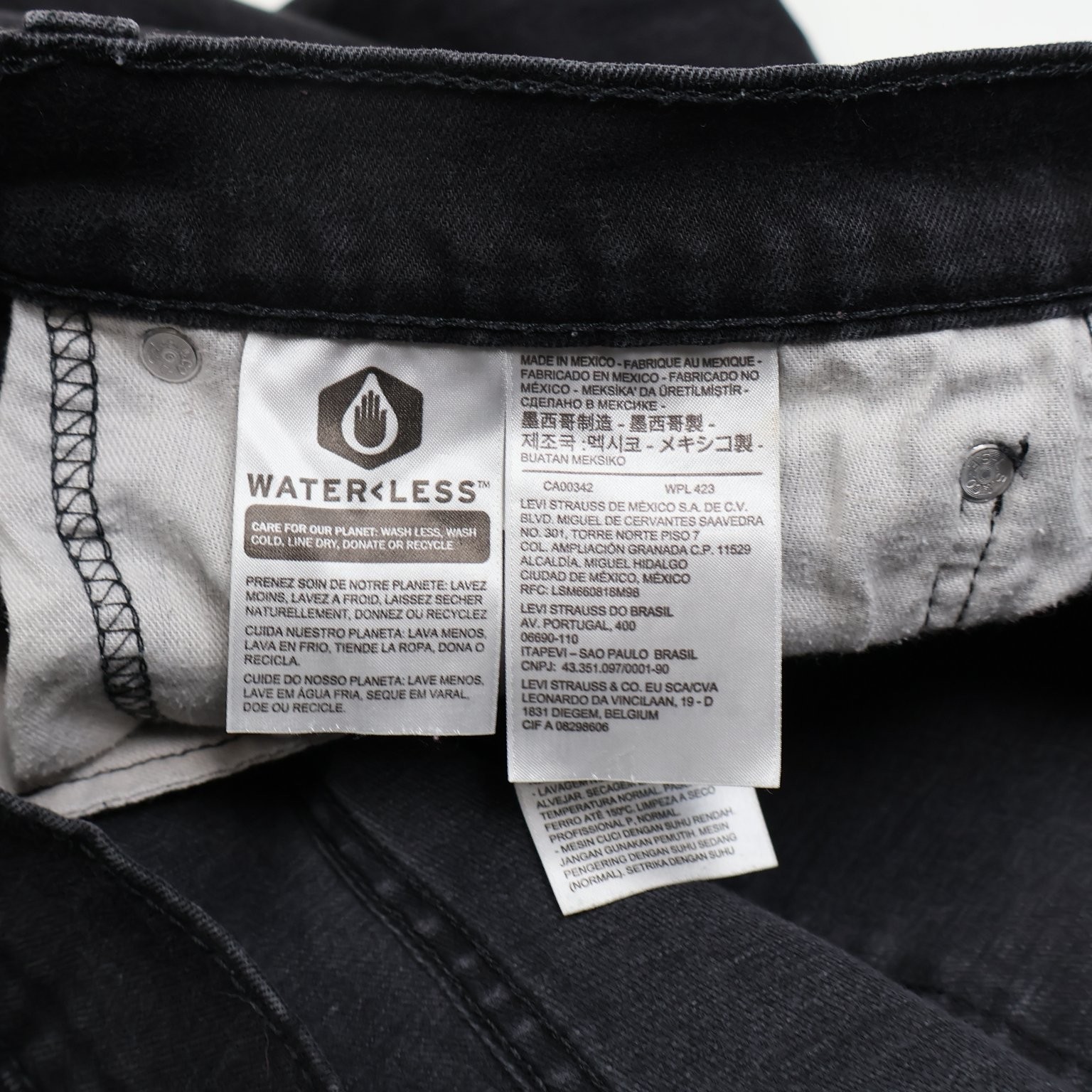 Levi’s 541 W42 x L30 Men’s Jeans Denim Black Athletic Taper Relaxed