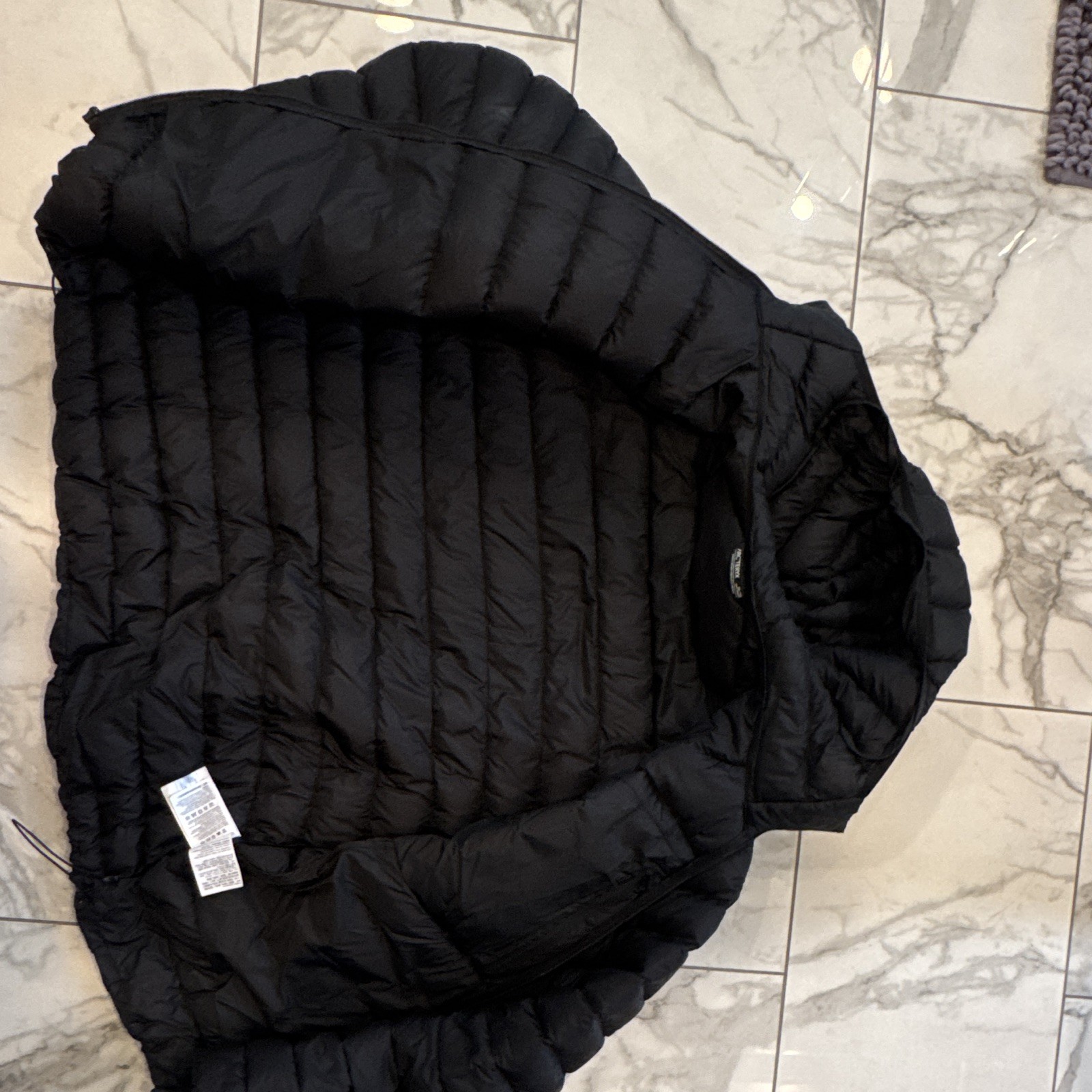 Arc’teryx Cerium LT Men’s Down Puffer Jacket Hooded Zip Black XL unworn