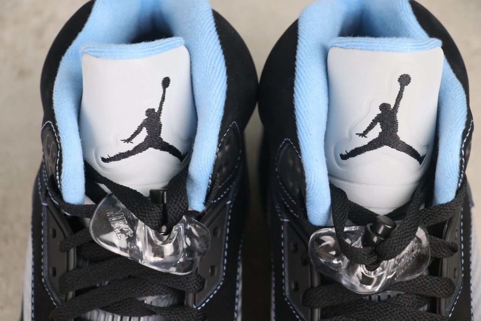 DD0587-008 AJ5 Retro BLACK UNIVERSITY BLUE CAROLINA UNC 2026 NEW
