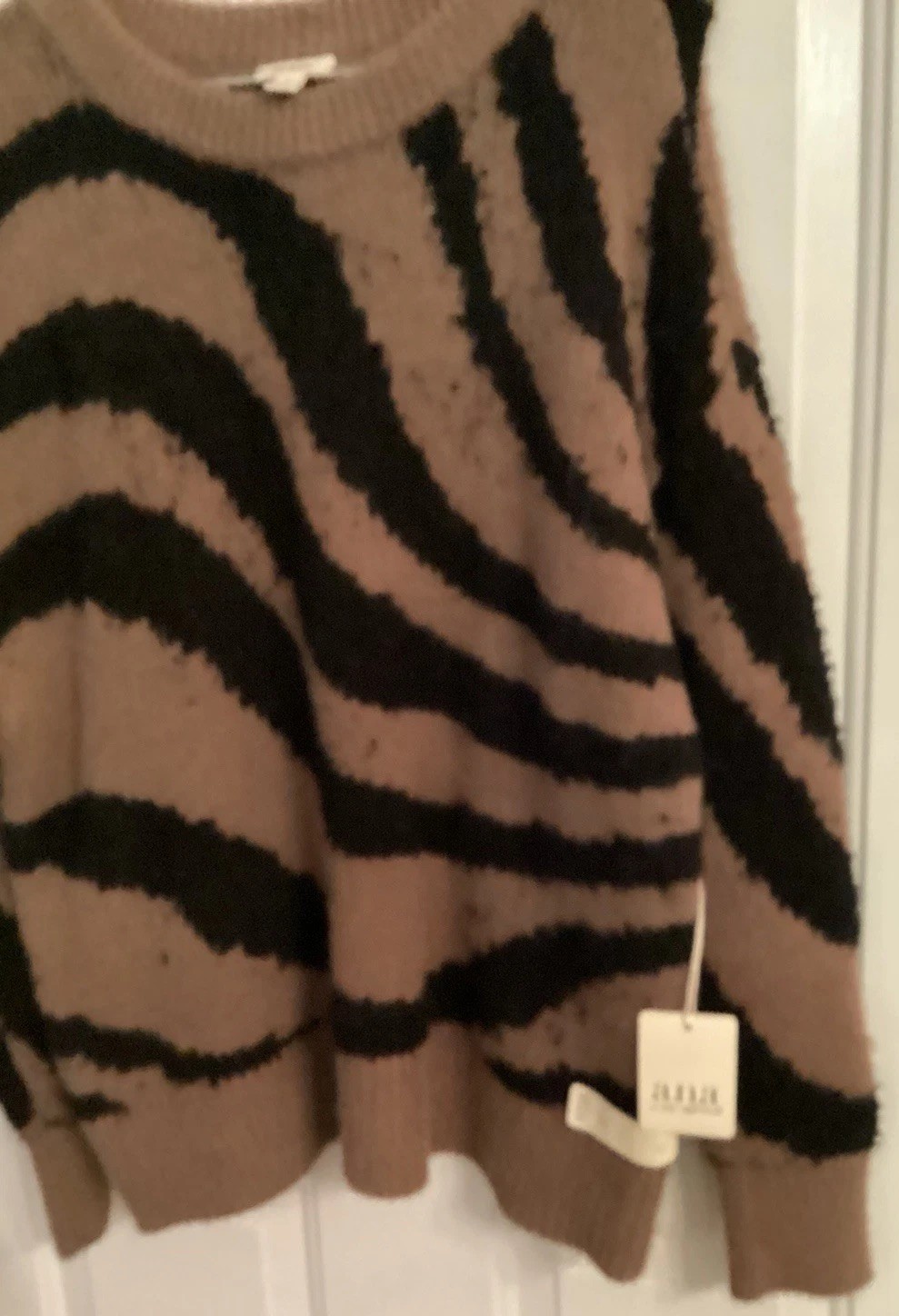 NWT ANA ACRYLIC BLEND KNIT PULLOVER SWEATER TAN/ BLACK Zebra DESIGN WOMEN Size L