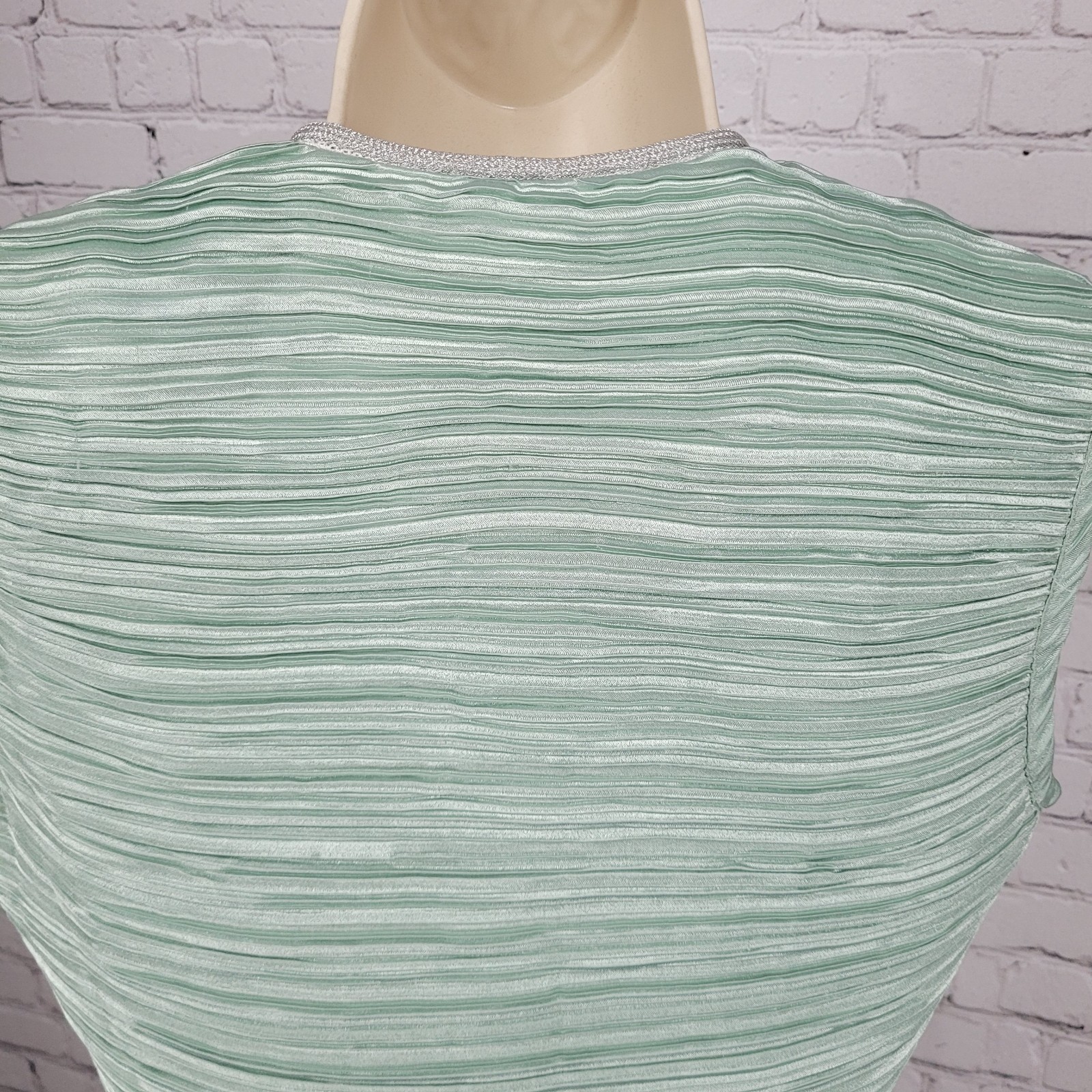 VTG Lillie Rubin Green Satin Silver Shimmer Trim Pleated Vest USA Made Size 8