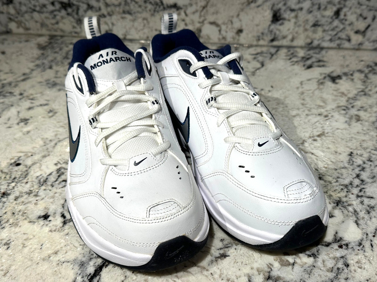 NIKE AIR Monarch IV Cross-Training Shoes WHITE & NAVY Men’s 8 4E 416355-102 EUC
