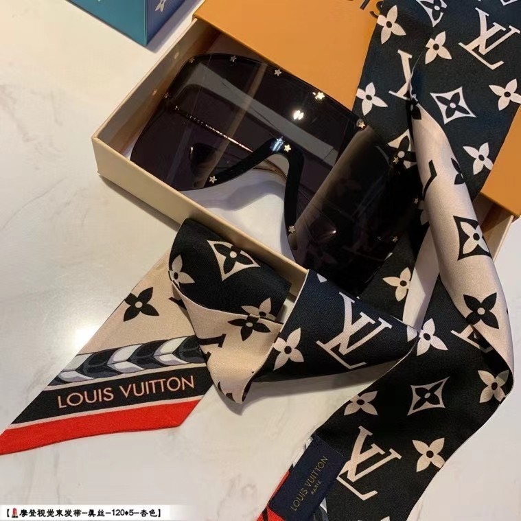 LOUIS VUITTON SCARF MINI 100% AUTHENTIC CLASSIC SILK BEIGE WHITE BLACK