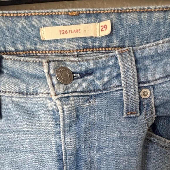 Levi’s 726 High-Rise Flare Size 29