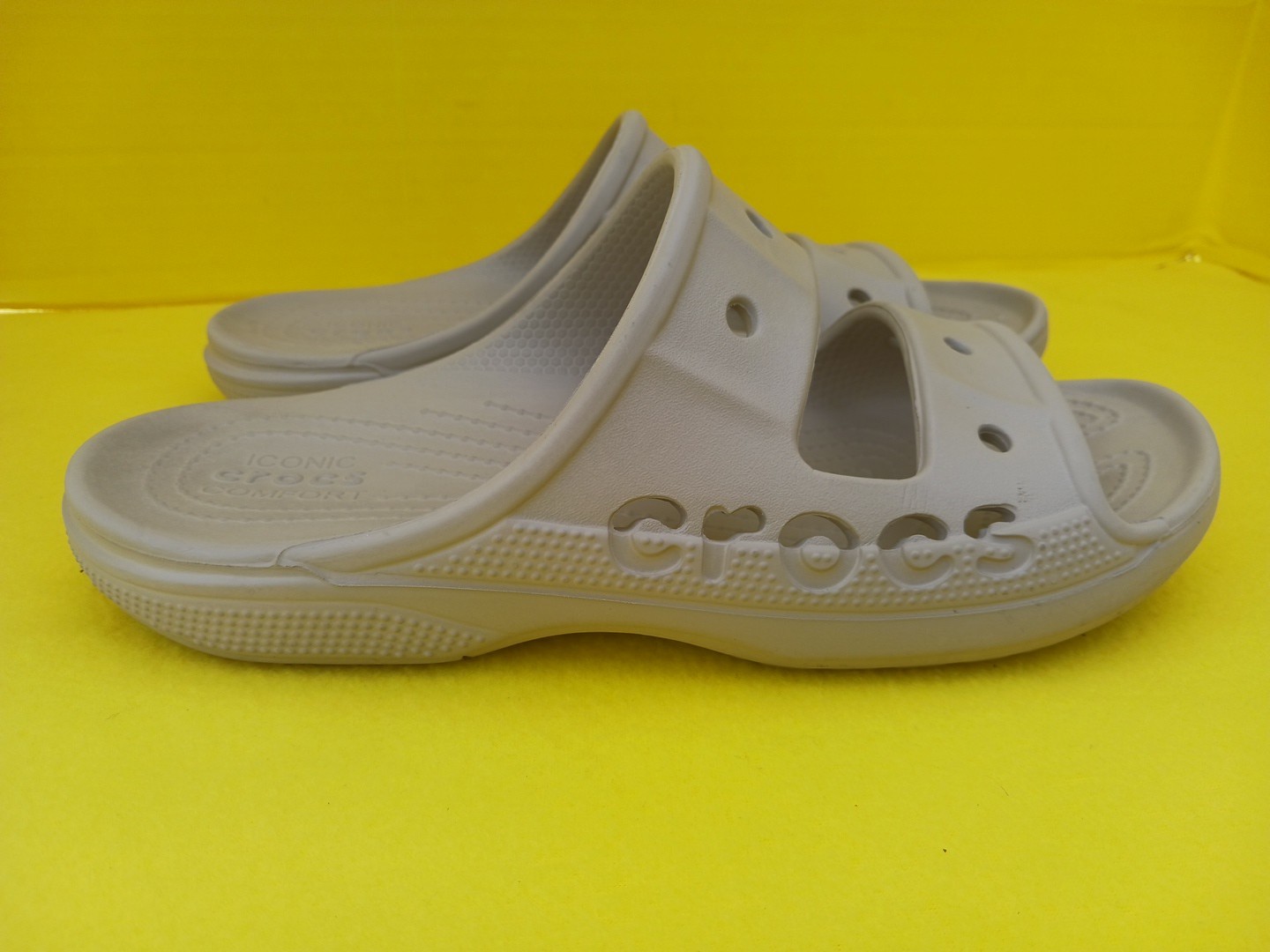 Crocs Unisex Baya Slide Sandal / Shower Shoes M6 W8 Great Condition!
