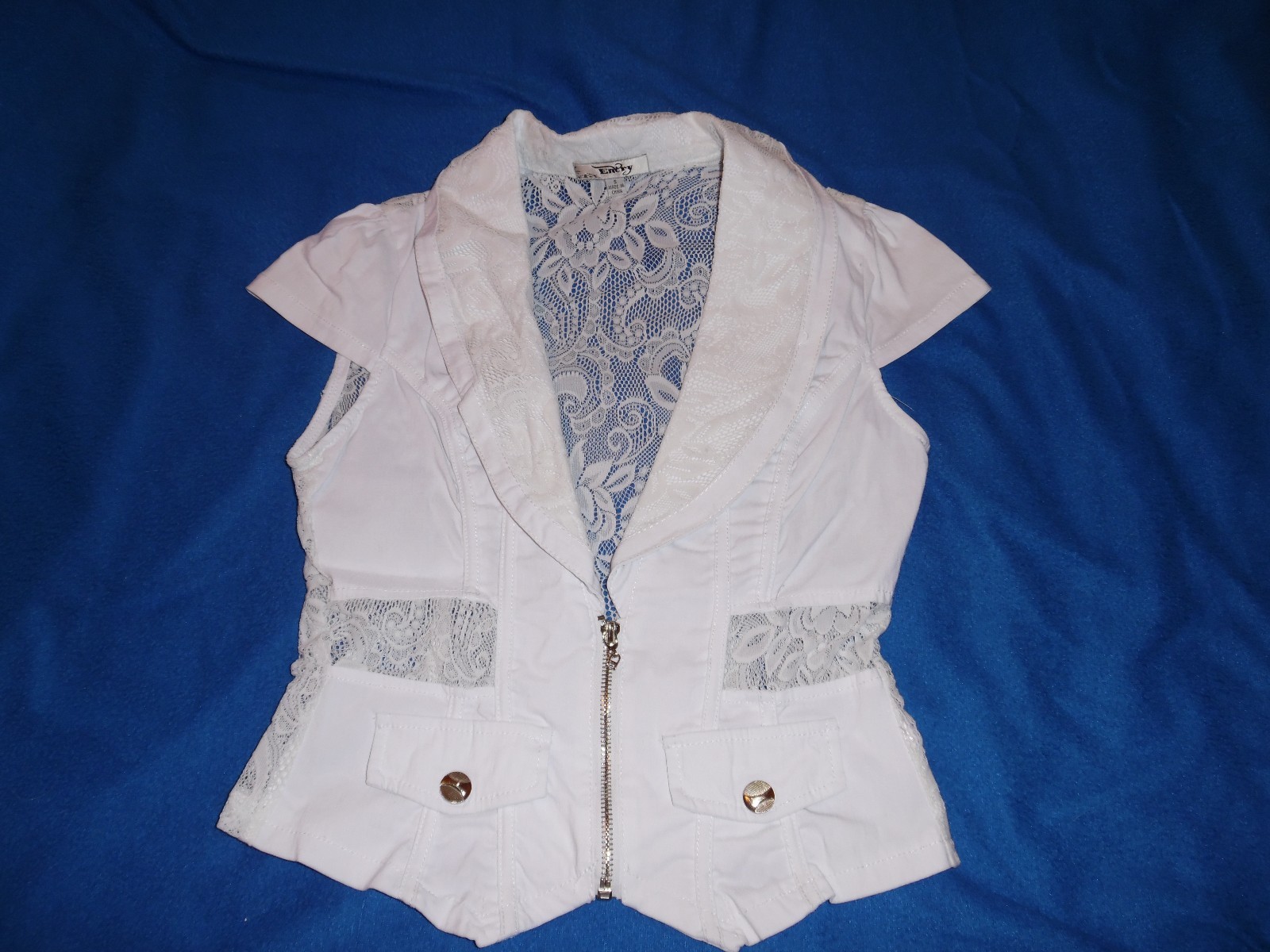 CUTE JUNIOR SMALL ENTRY WHITE LACE ZIP UP VEST TOP CLUB WEAR LAYERING ANY SEASON