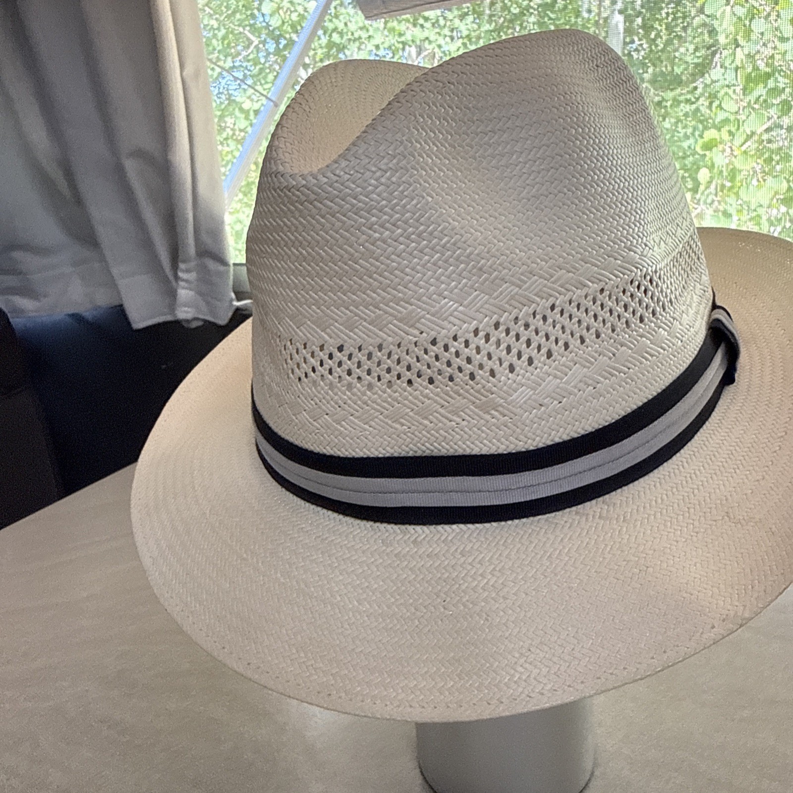 Biltmore Abby Road Straw Panama Hat M Ivory Black/Gray Band 2”Brim Vented