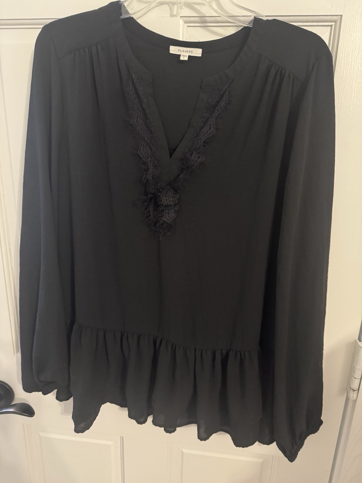 Pleione Women’s L Black Solid V-Neck Long Sleeve Peplum Lace Ruffle Blouse