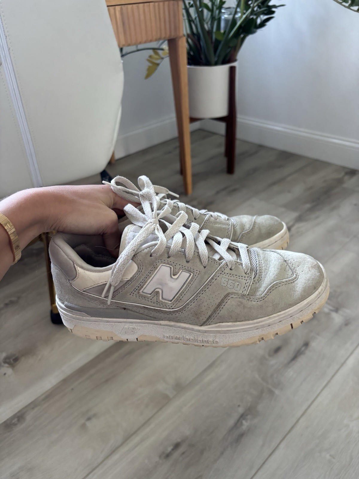 New Balance 550 Gray/White Low Top Lace-Up Athletic Sneakers Unisex Adults