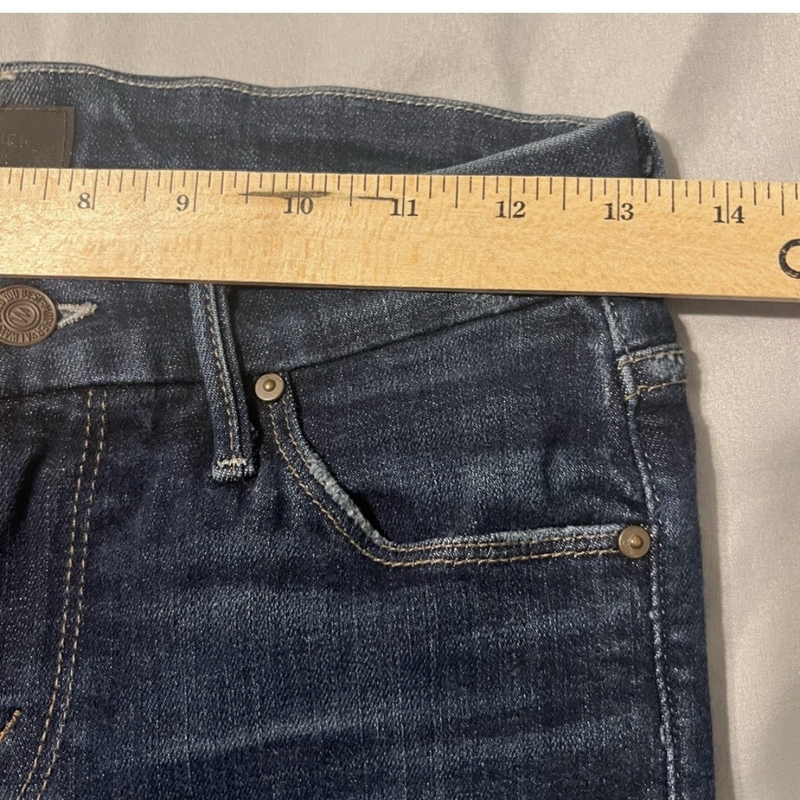 MOTHER Jeans Looker Ankle Fray Partner In Crime 25 (26” Inseam) Distress Stretch