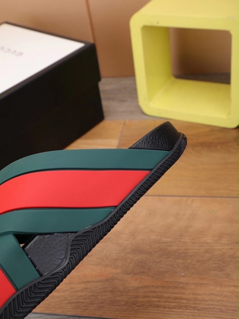 Gucci Men’s Red/Green Web Striped Crisscross Slide Sandals Black 9 Rubber