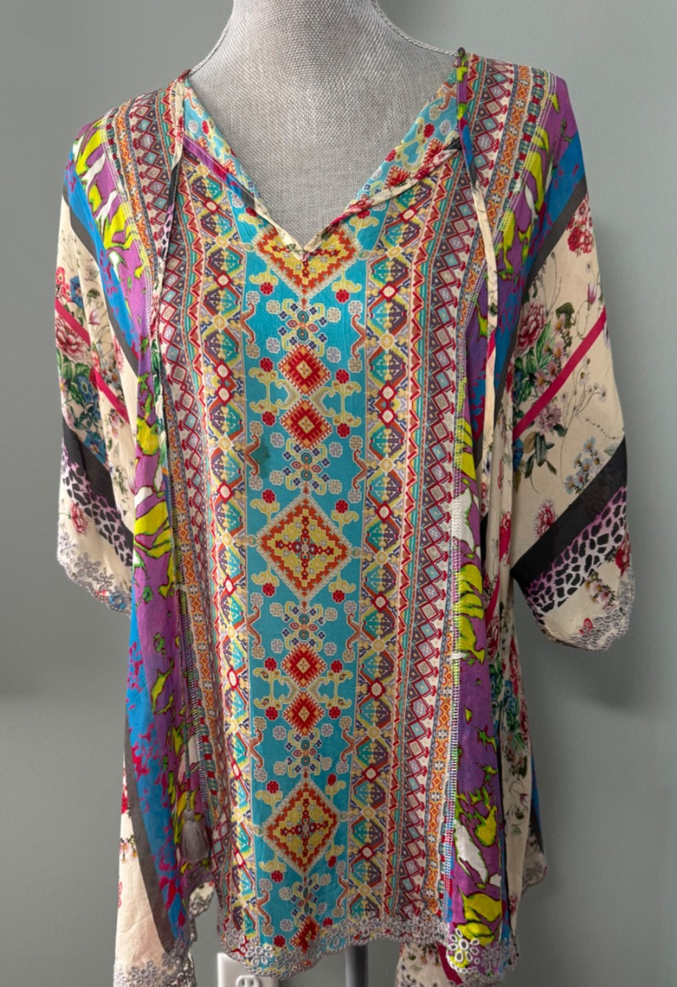 Johnny Was Mulit-color Dolman Sleeve Keyhole Tunic Lace Trim, Front Tie Top Size