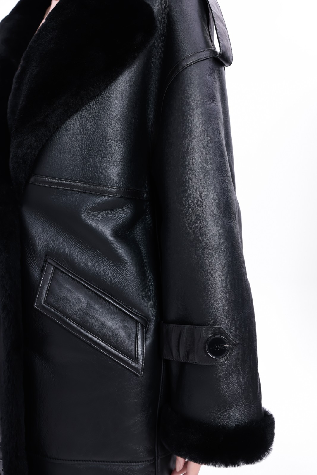 Women’s Black Shearling Coat Fur Collar Wide Collar Long 110 cm 43″