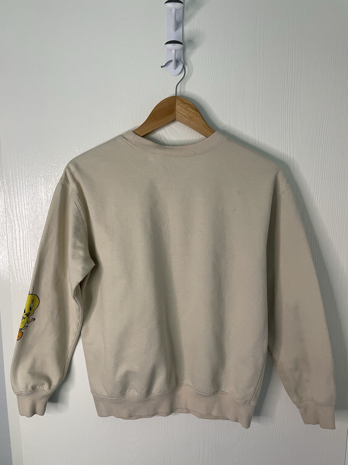 Looney Tunes Sweatshirt Small Crewneck Bugs Bunny Sylvester Taz 2022 Graphic