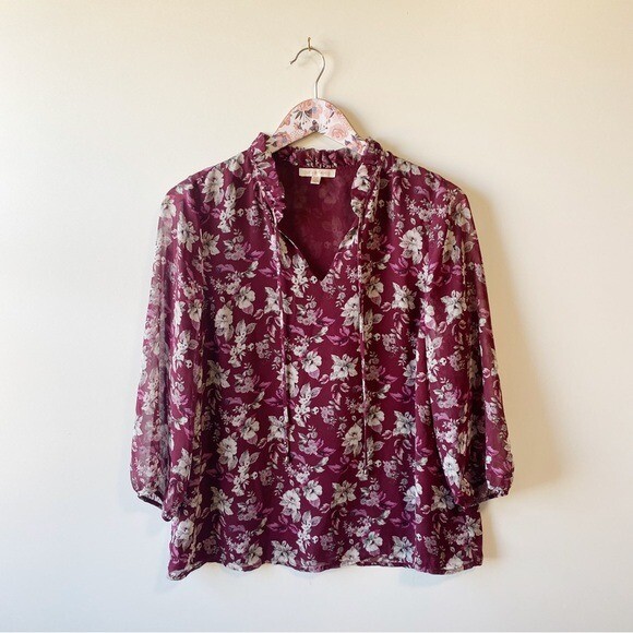 SKIES ARE BLUE Burgundy Pink Floral Blouse! Medium M Women’s Ruffle Trim