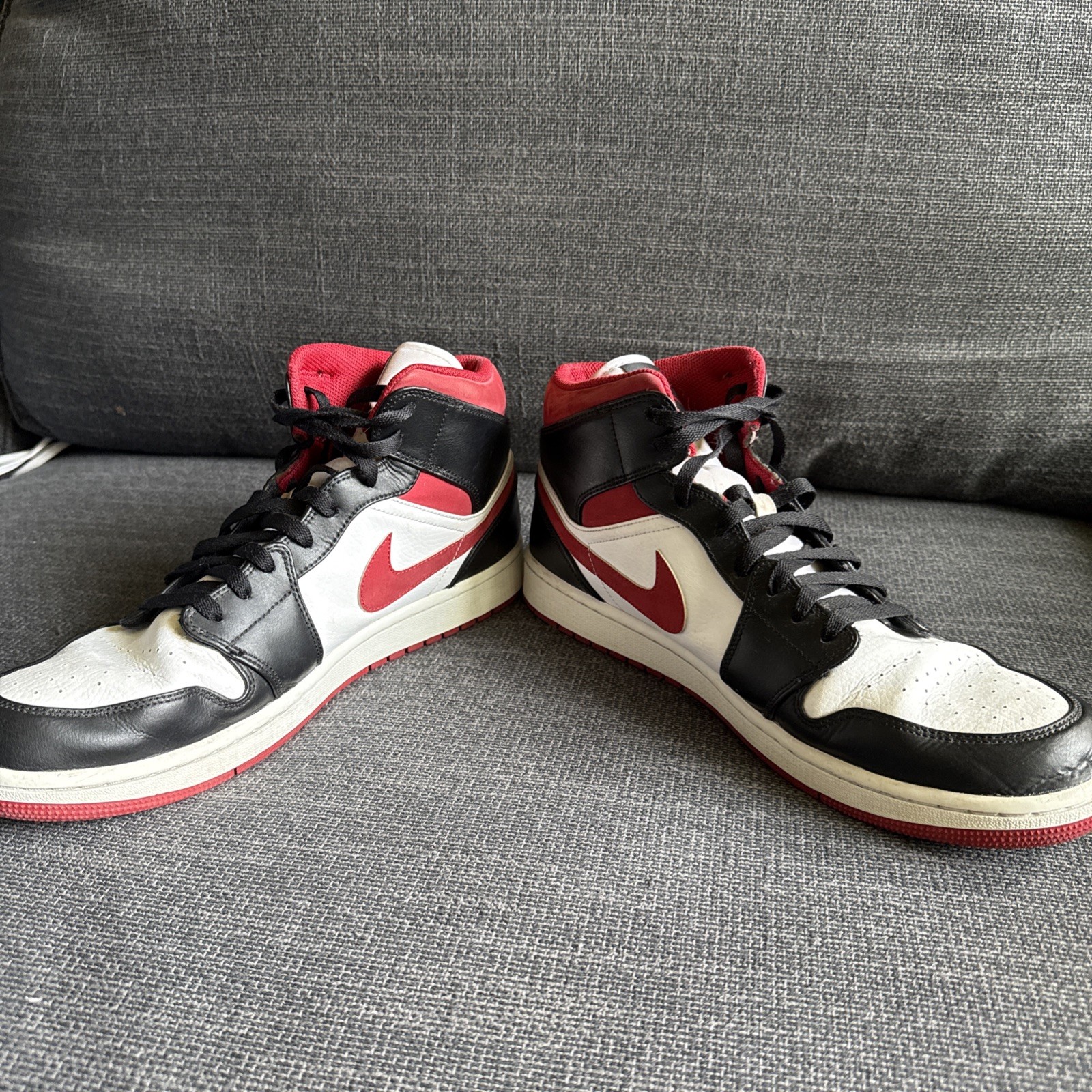 Jordan Air Jordan 1 Retro Mid Red/Black