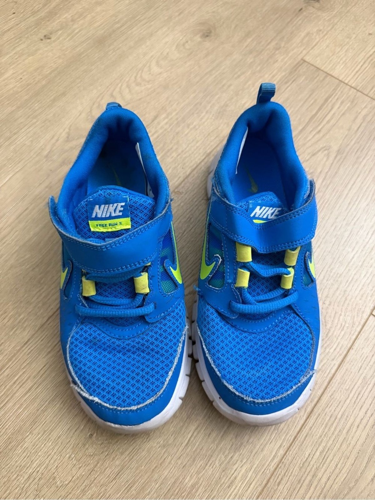 Nike Kids’ Blue & Lime Lightweight Running Shoes size 1 youth