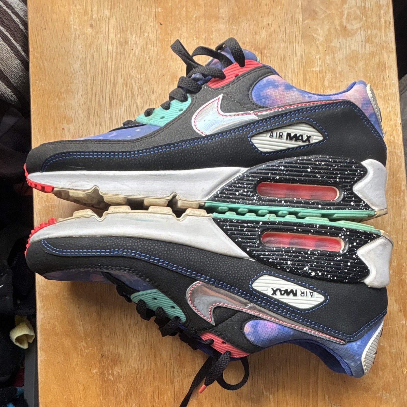 Nike Air Max 90 Men’s Black/Blue Multicolor Galaxy Low Top Lace-Up Sneaker