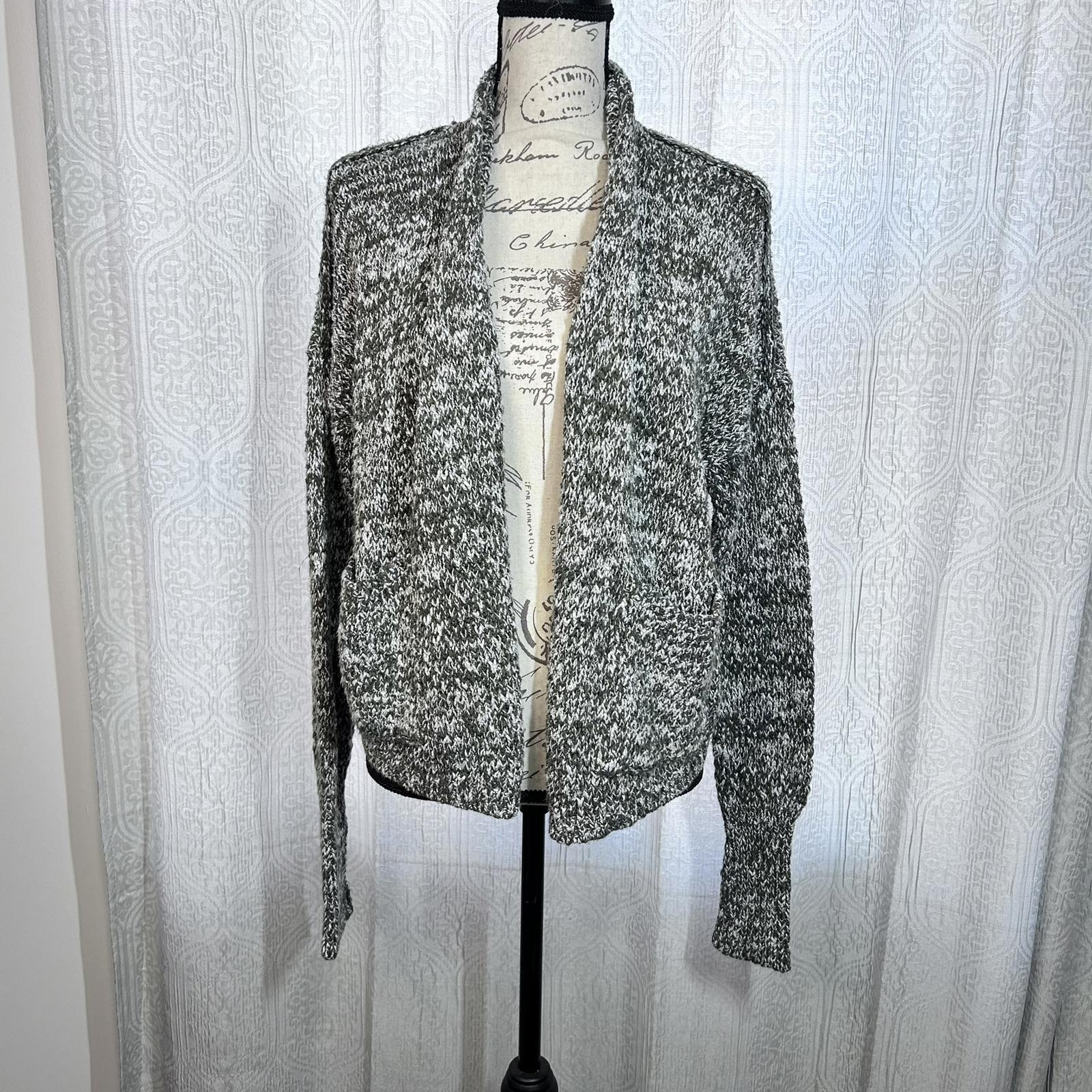 Abercrombie & Fitch open knit Cardigan Green and White Women’s size L