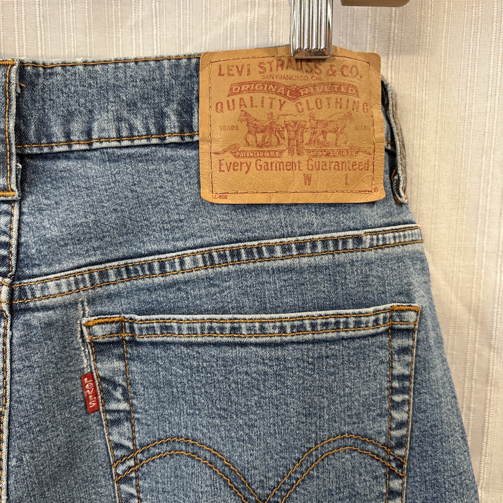 2002 Levi’s Stretch Jeans Women’s 10M Blue Medium Wash (30Wx29L)