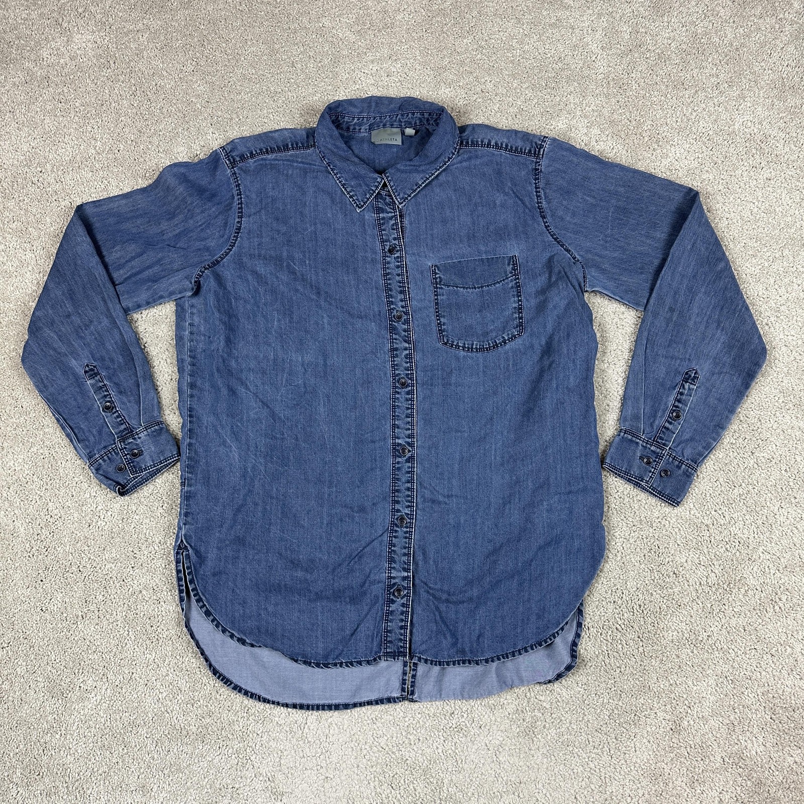 Athleta Shirt Womens Large Blue Tencel Chambray Tunic Button Up Long Sleeve Top