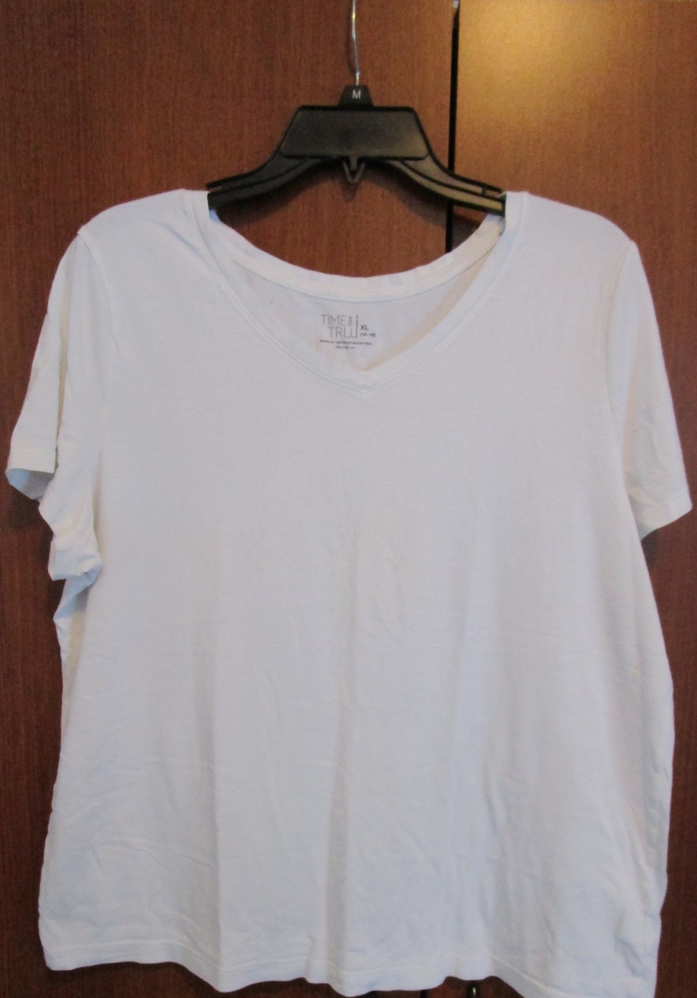 Time & Tru White V Neck Tee Sz XL 16 18 100% Cotton Bust 46 Length 24.5 in
