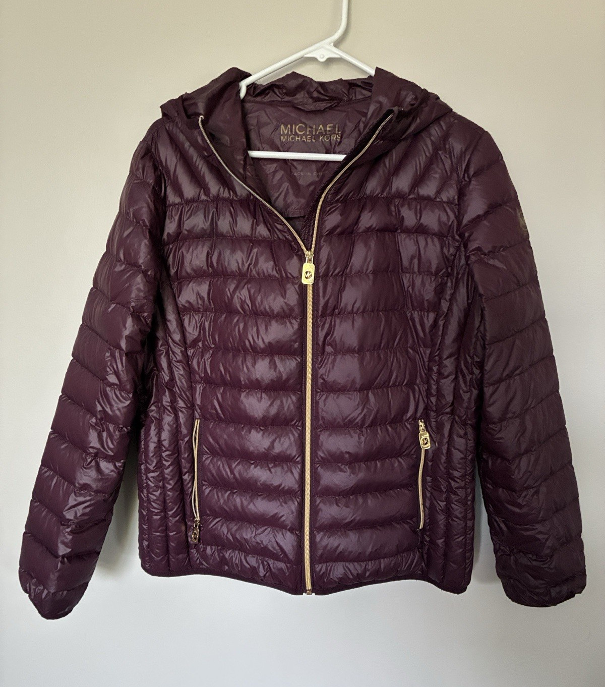 Michael Kors Women’s Packable Down Hooded Full Zip Puffer Jacket Burgundy L