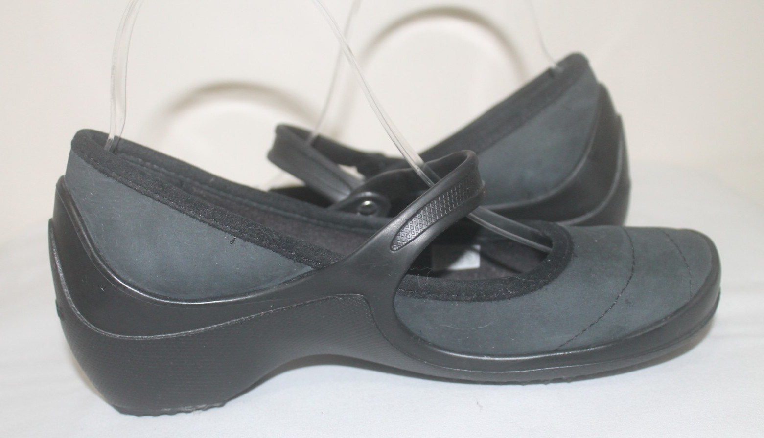 Crocs Nubuck Leather Croslite Black Gray Size 7 Mary Janes Wrapped Wedge Shoes