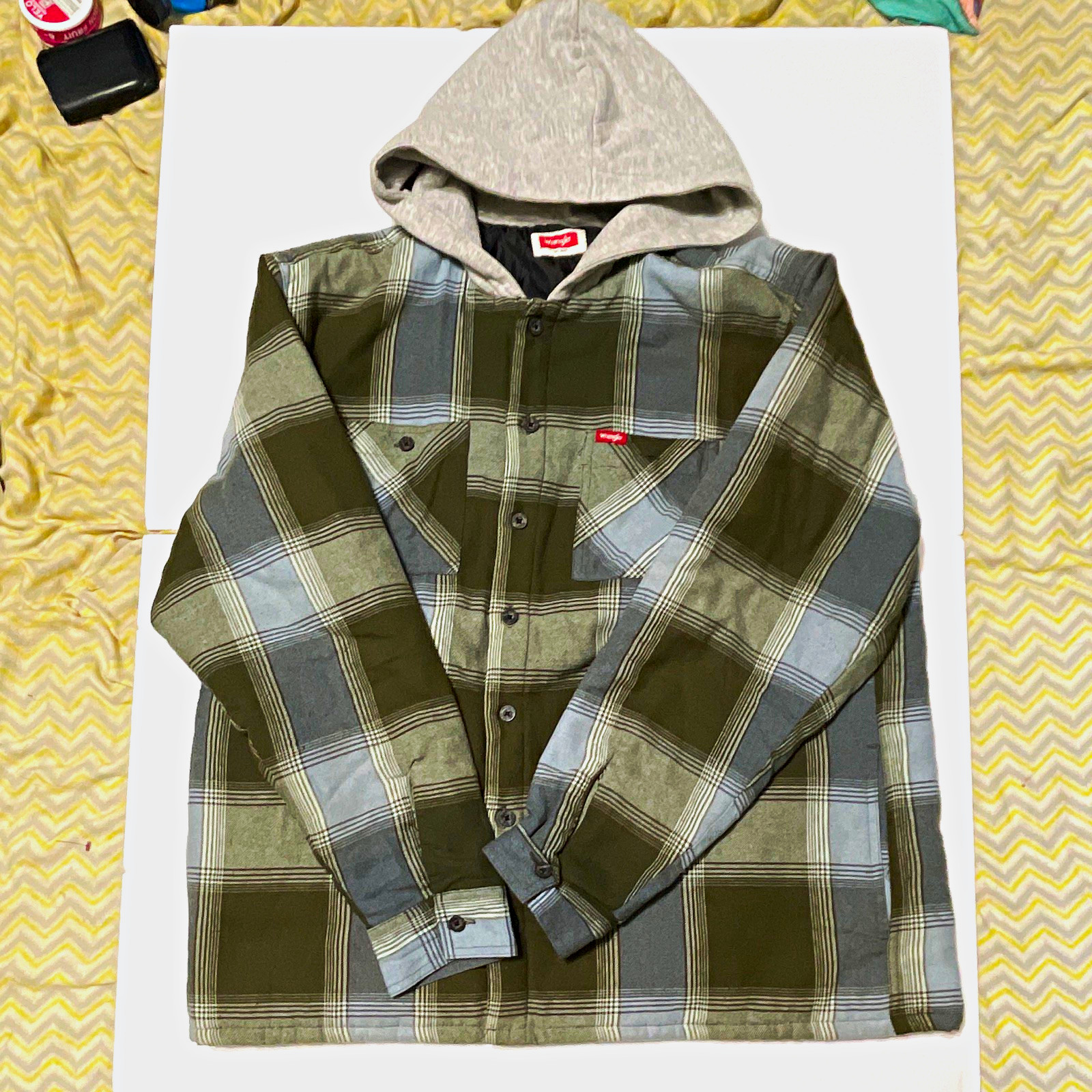 Wrangler Men’s XL Plaid Quilted Hooded Lined Insulated Jacket Green