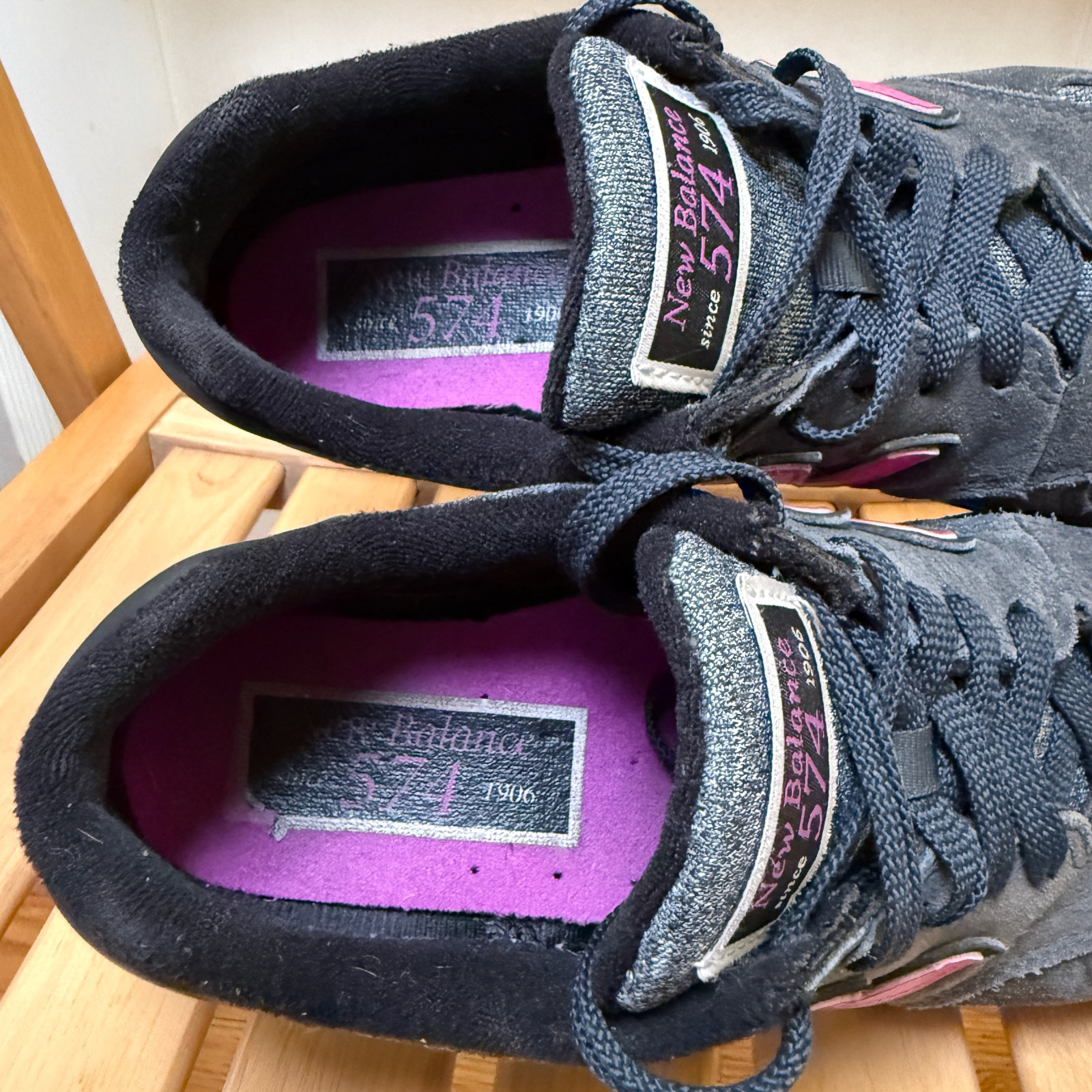 New Balance 574 WL574WTB Womens 8 Gray Suede Pink Purple Athletic Shoes Sneakers