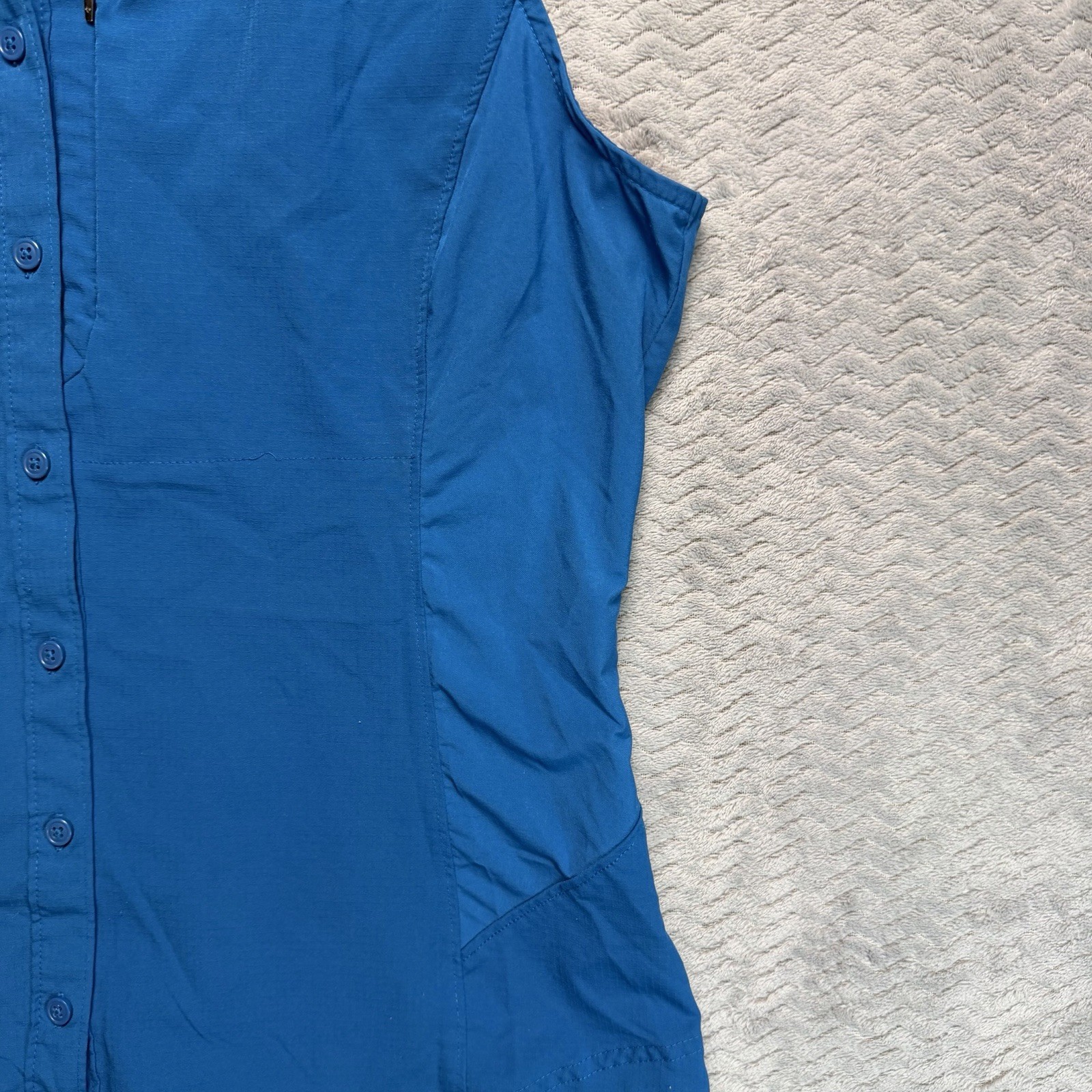 Columbia Shirt Womens Size L Blue Omni Shade UPF 40 Sleeveless Button Vented