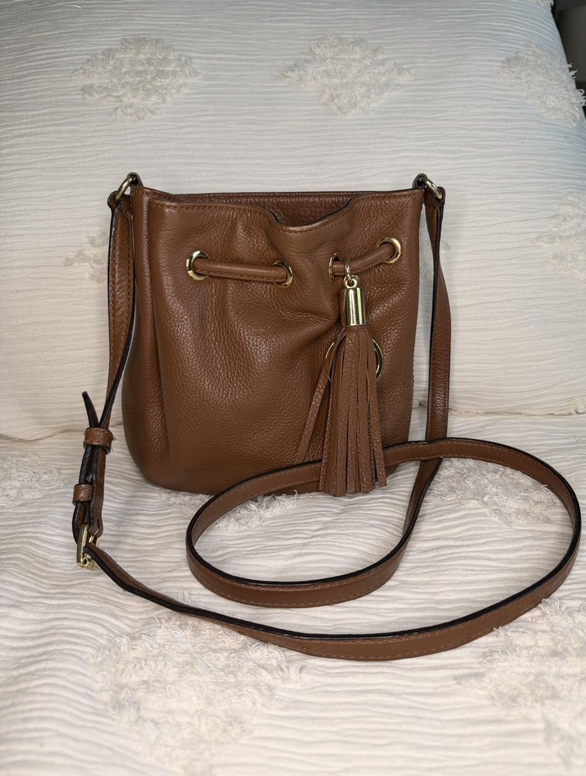 Michael Kors Crossbody Ring Tote Bag Gold Logo Hardware Brown Leather B1603