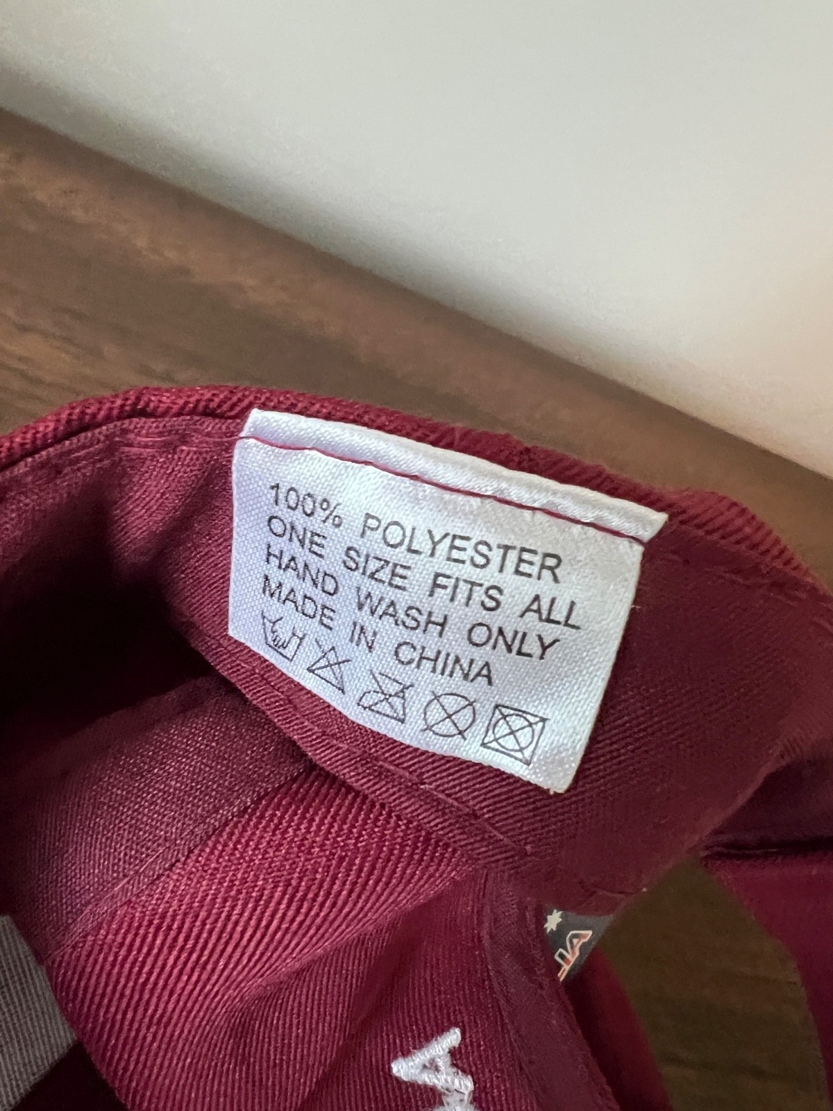 NWT AUSTRALIA CAP Hat KANGAROO BURGUNDY RED ROUND BRIM WHITE TRIM ADJ STRAP SM