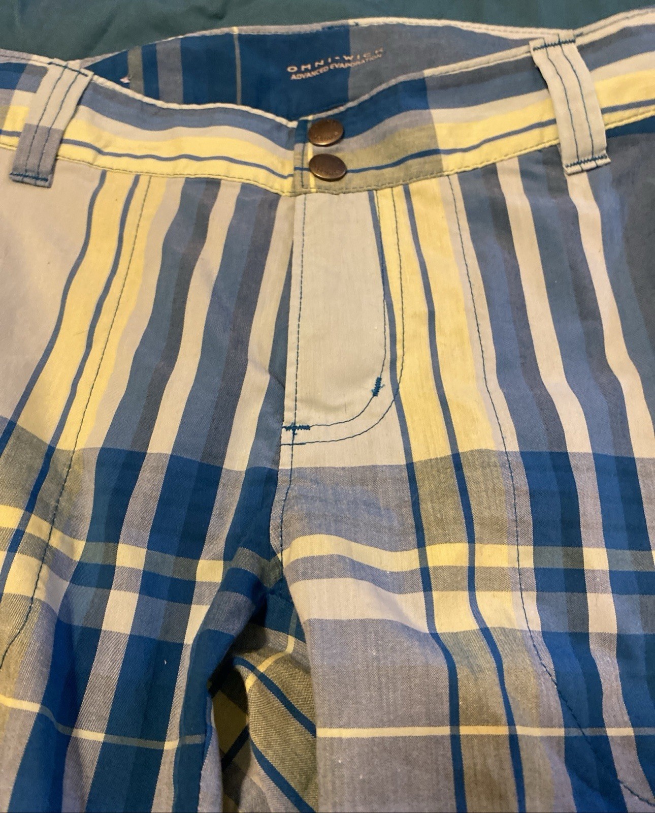 COLUMBIA Bermuda Shorts Women’s Sz 10 OMNI-wick Plaid Greens Yell Outdoor W 32”
