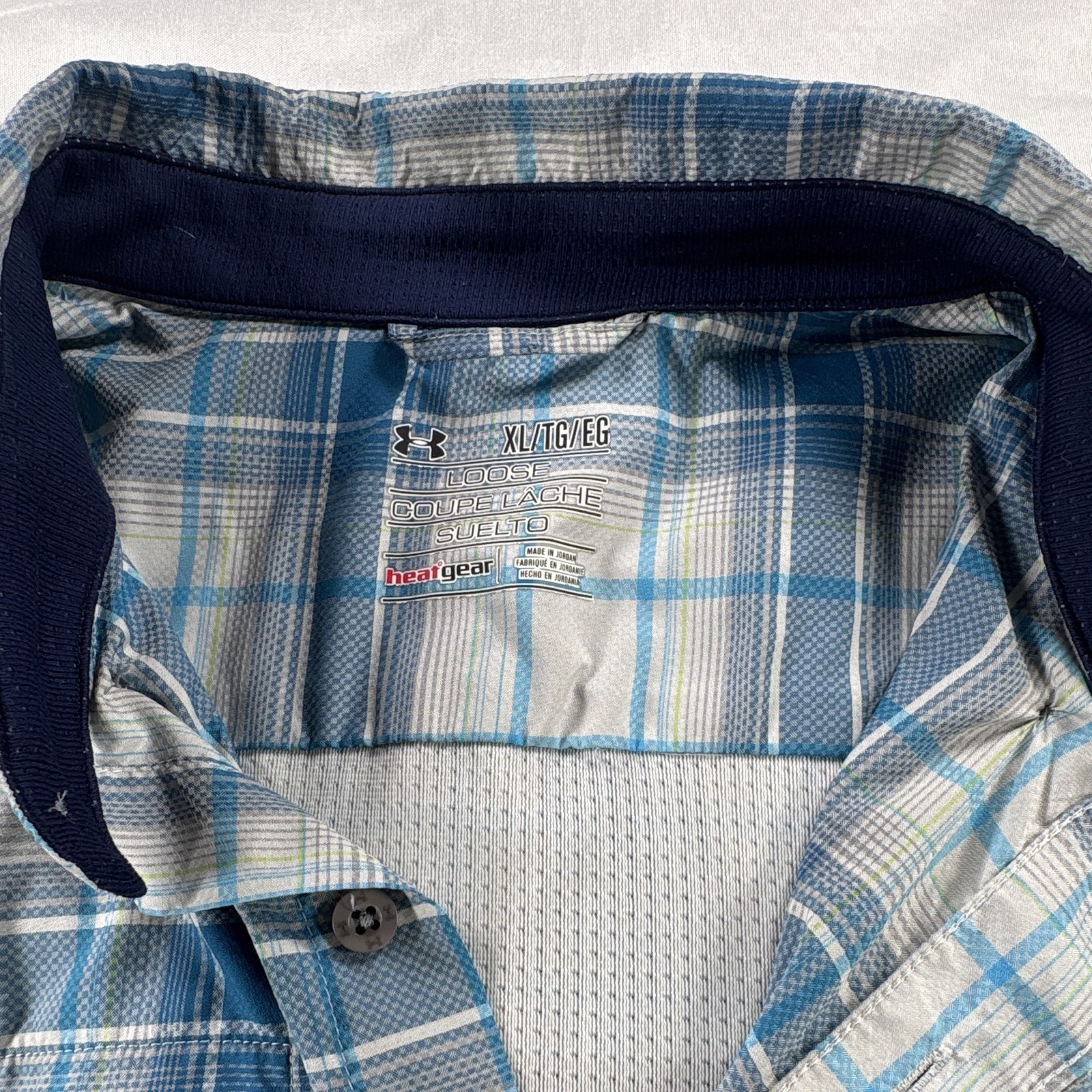 Under Armour HeatGear Mens XL Blue/White Plaid SS Button Up Loose Pockets 50