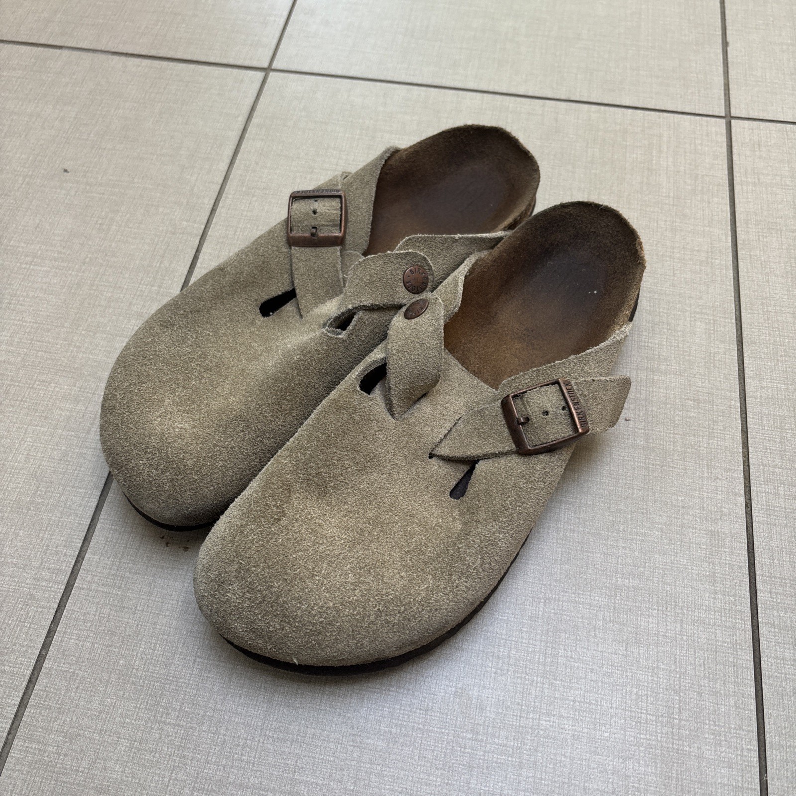 MEN Size 8-8.5 BIRKENSTOCK Boston Soft Footbed Regular Fit Suede Leather Clog